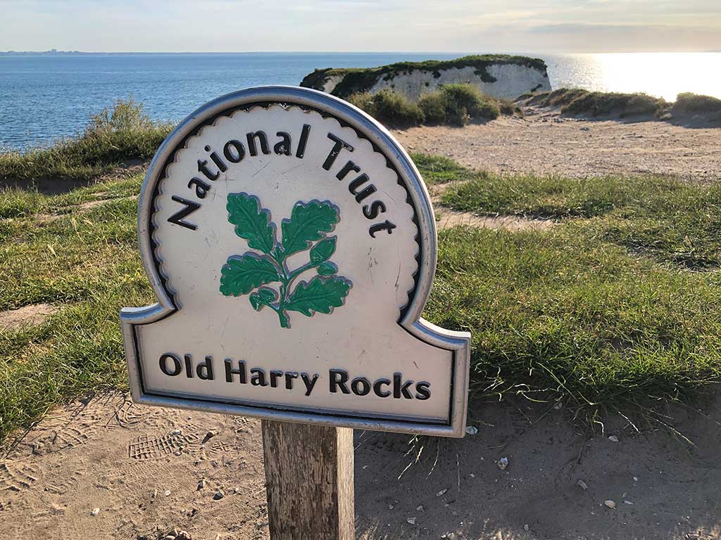 Old Harry Rocks National Trust signpost