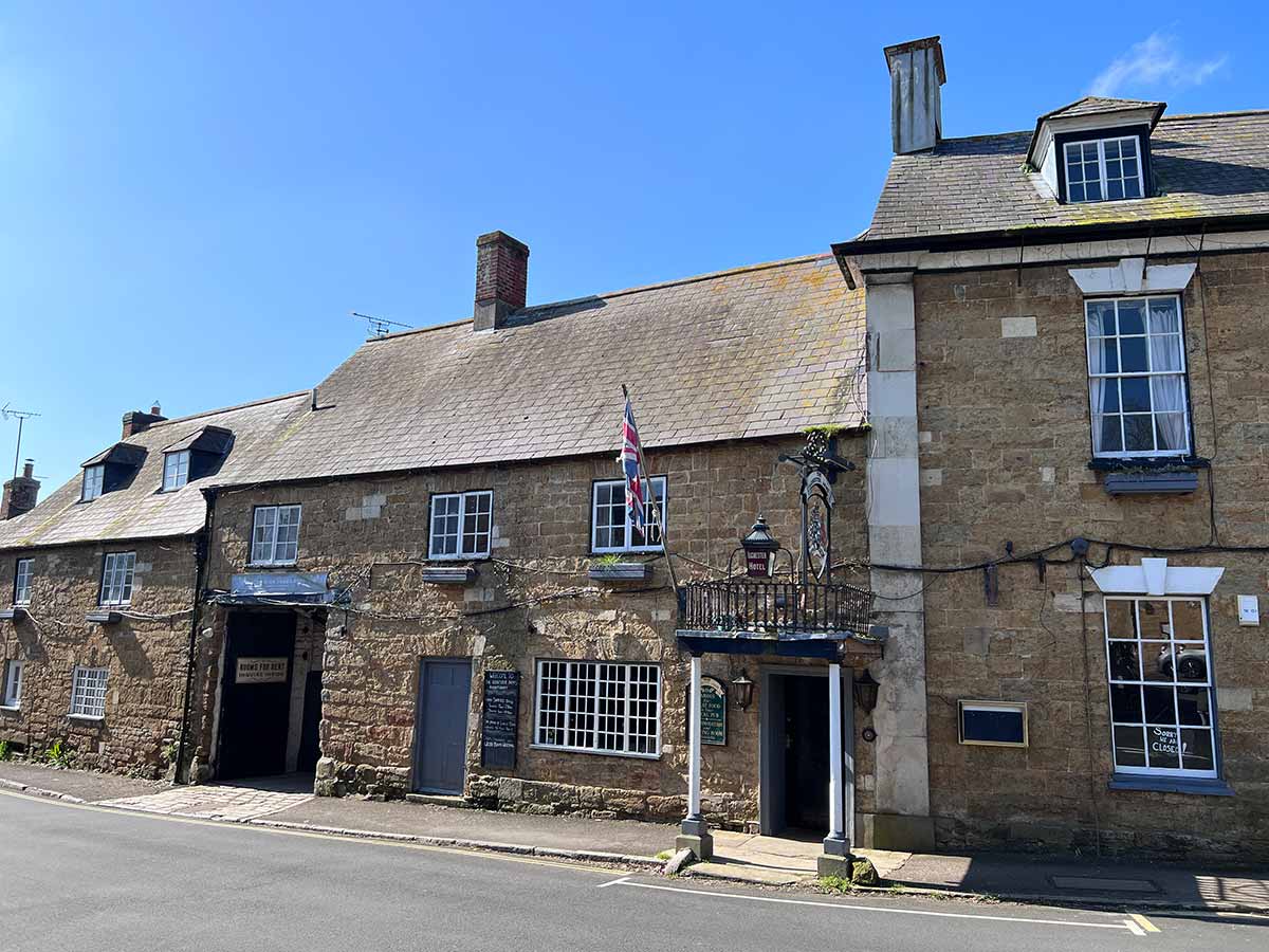 Abbotsbury to St Catherine's Chapel and Chesil Beach Walk
